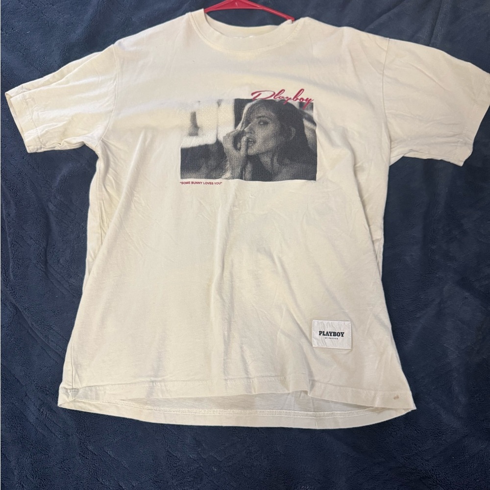 Playboy “Some Bunny Loves Me” Graphic T-Shirt in Offwhite SEE FLAWS IN PHOTOS